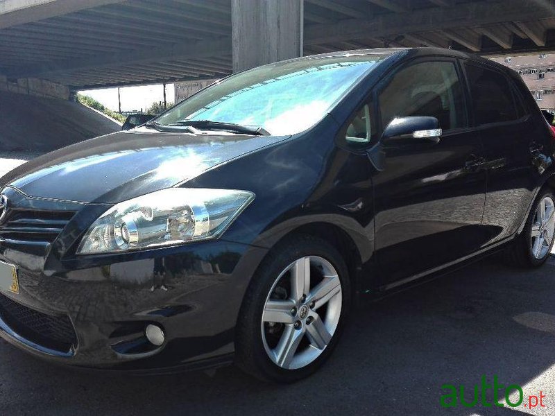 2010' Toyota Auris Pack Sport photo #1