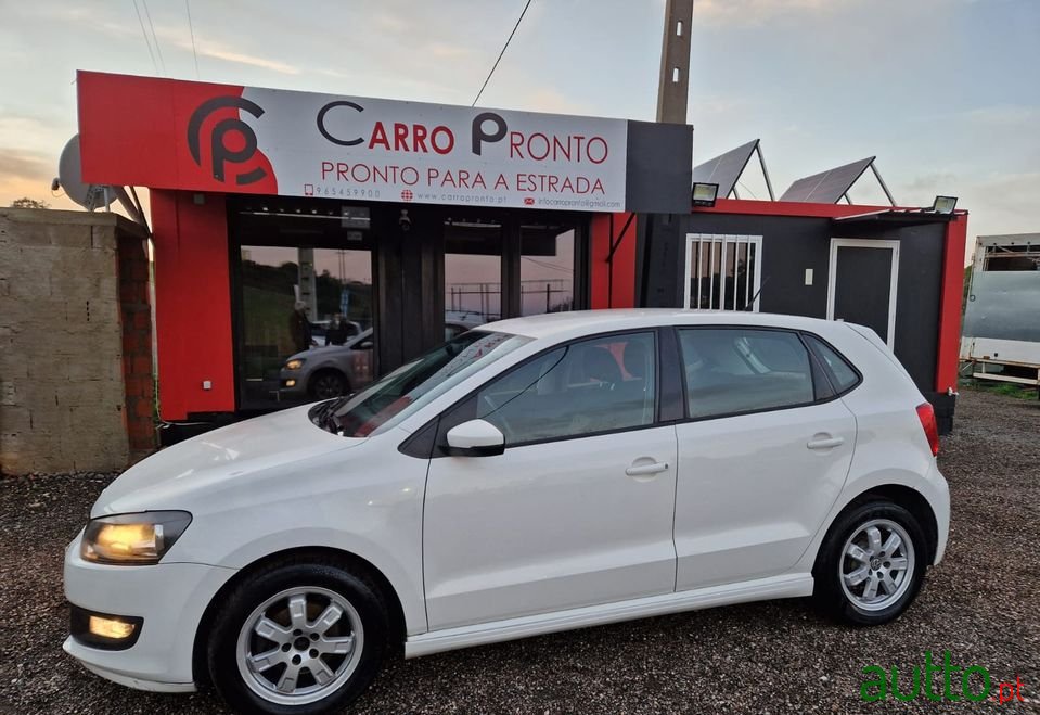 2013' Volkswagen Polo photo #3