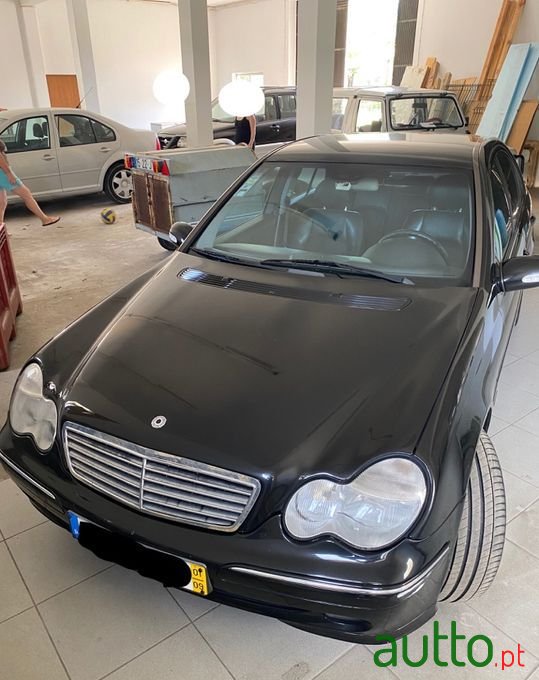 2001' Mercedes-Benz C-220 photo #2