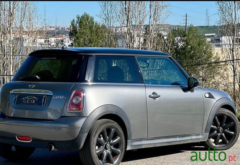 2010' MINI Cooper D photo #4