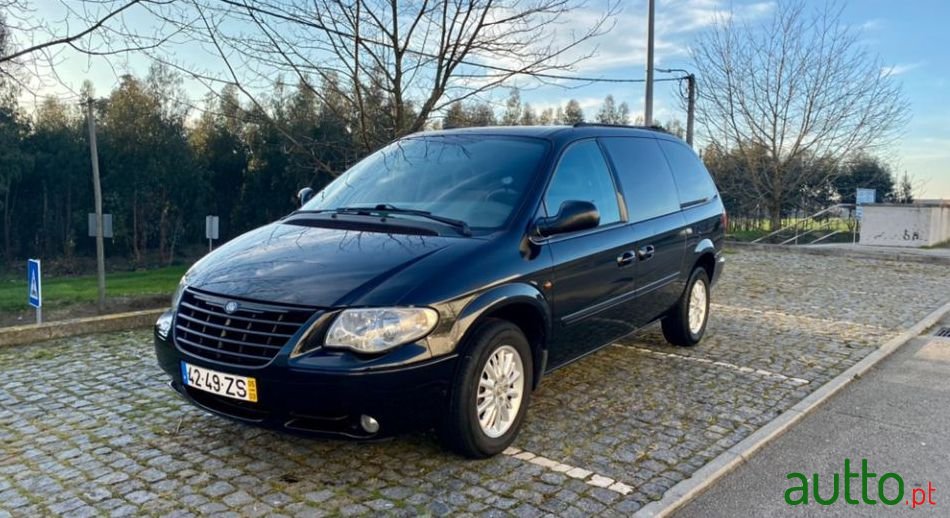 2005' Chrysler Grand Voyager photo #1