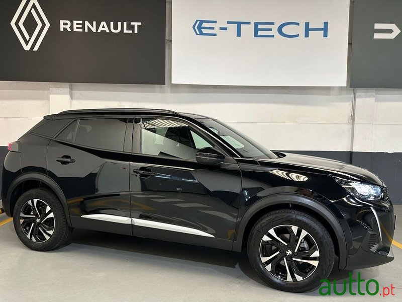2023' Peugeot 2008 photo #1