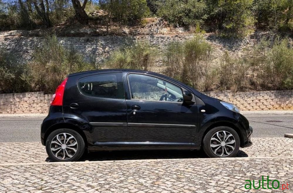 2008' Peugeot 107 photo #2