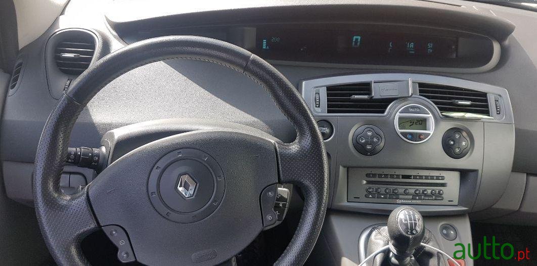 2006' Renault Scenic photo #4