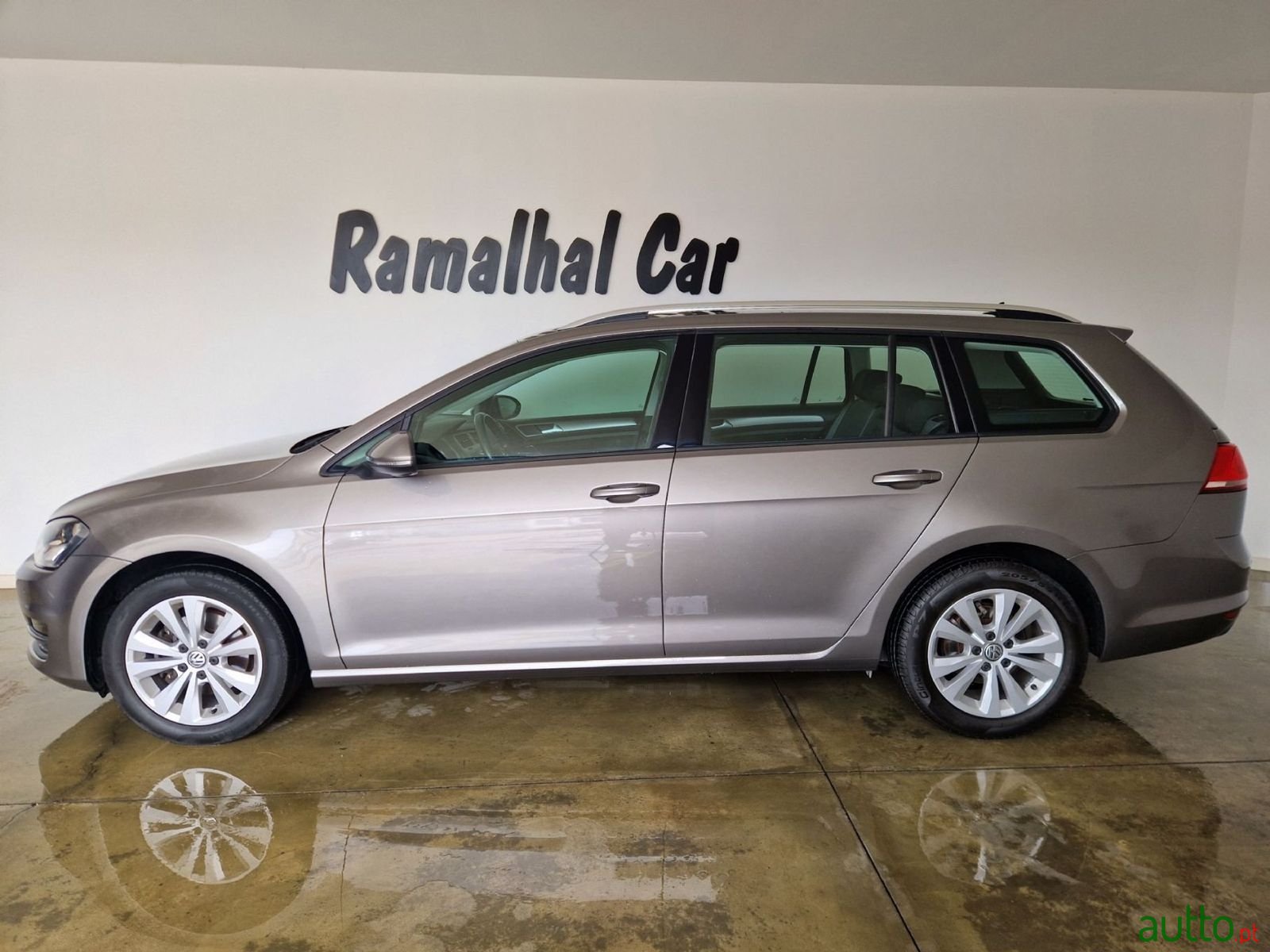 2016' Volkswagen Golf Variant photo #1