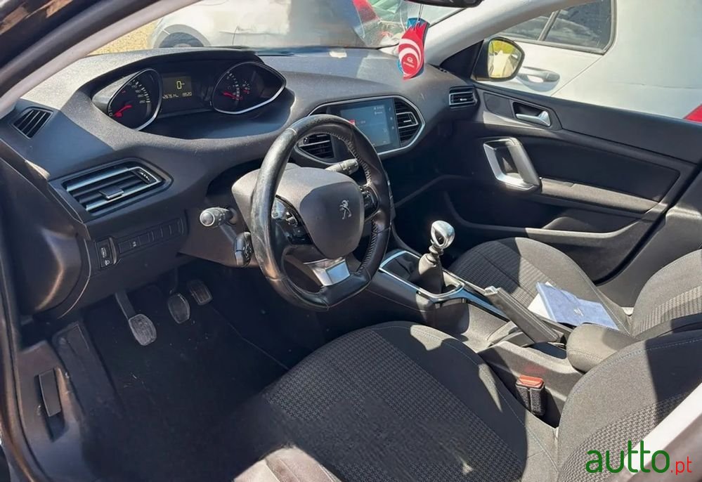 2019' Peugeot 308 Sw photo #6