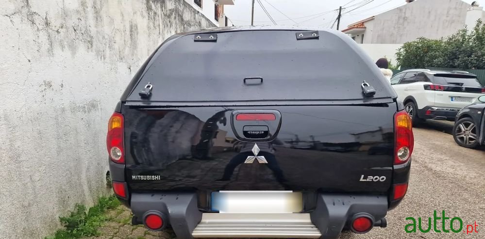 2010' Mitsubishi L200 photo #6