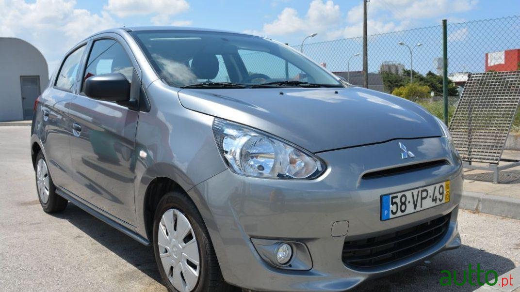 2016' Mitsubishi Space Star photo #2