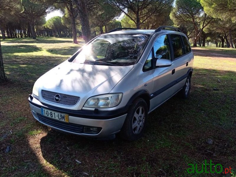 2002' Opel Zafira photo #2