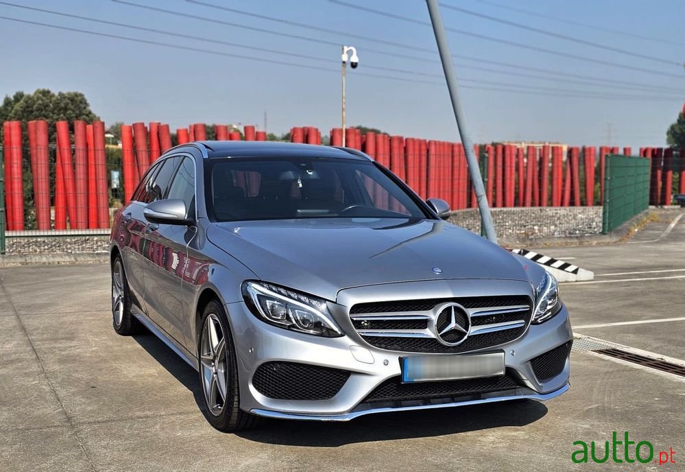 2015' Mercedes-Benz Classe C photo #3
