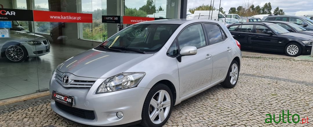 2010' Toyota Auris photo #4