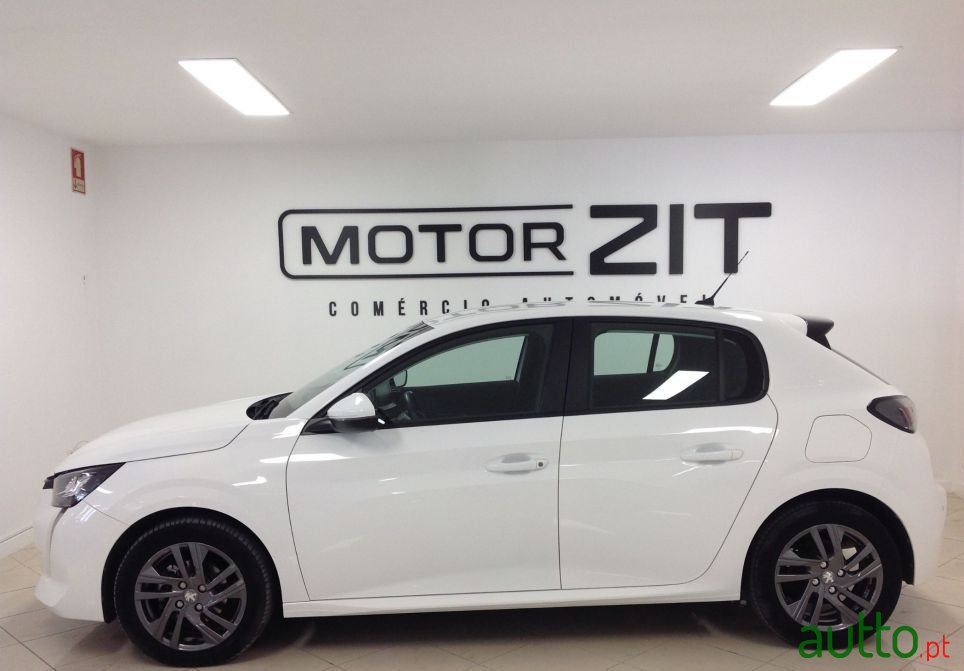 2021' Peugeot 208 photo #5