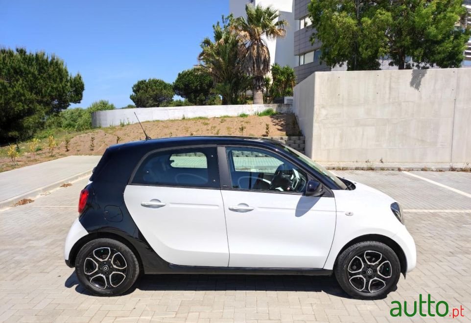2015' Smart Forfour photo #5