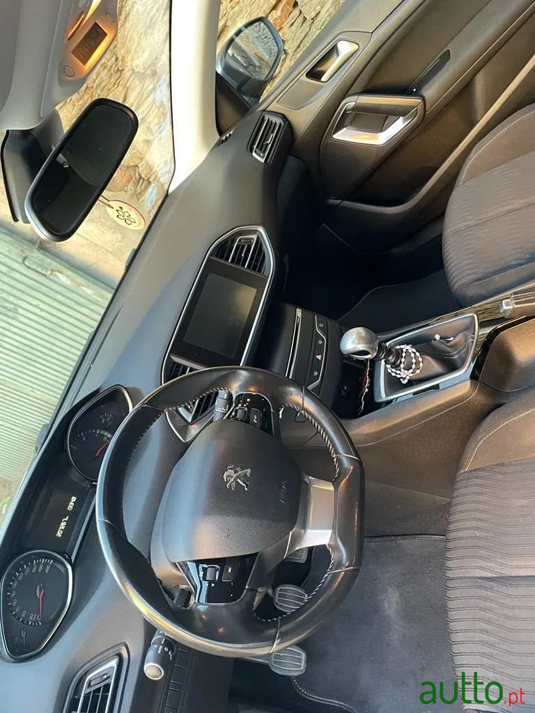 2014' Peugeot 308 Sw photo #5