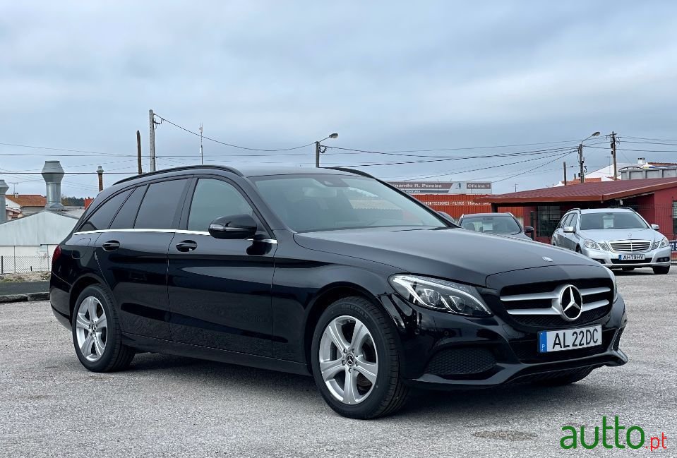 2015' Mercedes-Benz C-200 photo #3