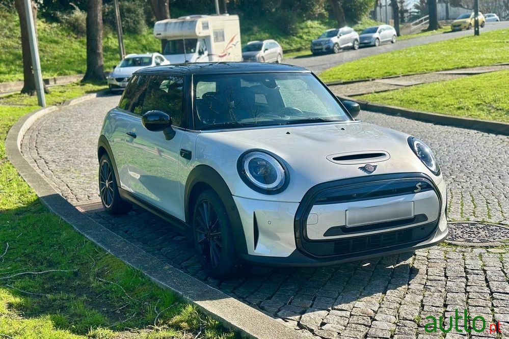 2021' MINI Cooper Se 3 Portas photo #5