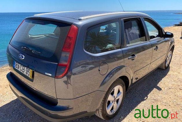 2006' Ford Focus Sw photo #2