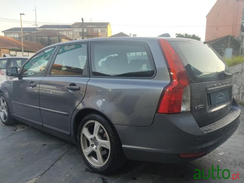 2011' Volvo V50 photo #4