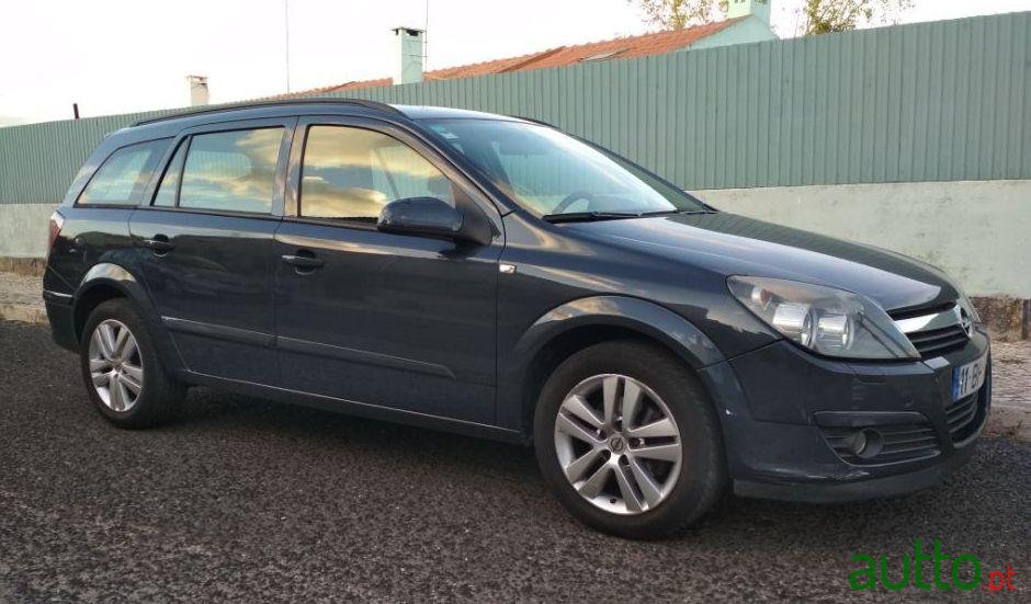 2006' Opel Astra Caravan photo #2