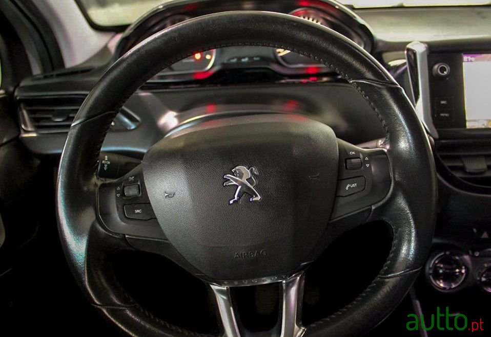 2017' Peugeot 208 photo #5