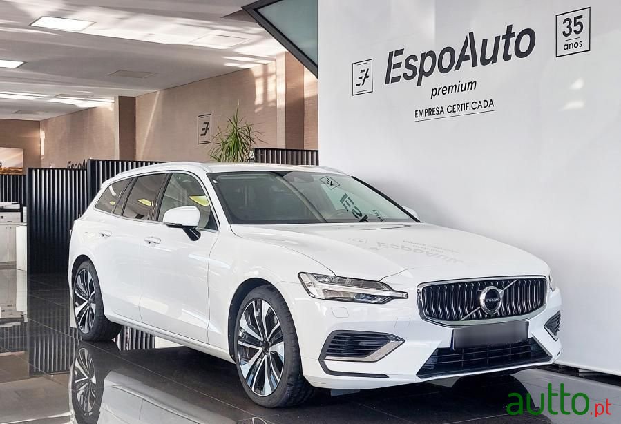 2020' Volvo V60 photo #1