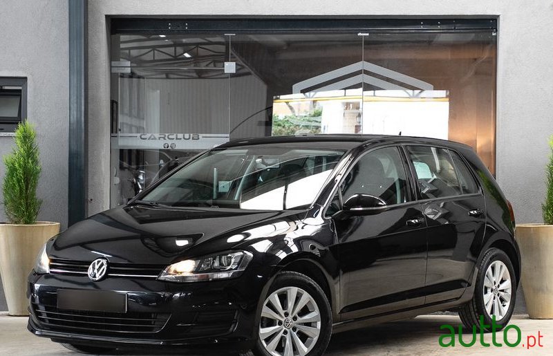 2017' Volkswagen Golf photo #1