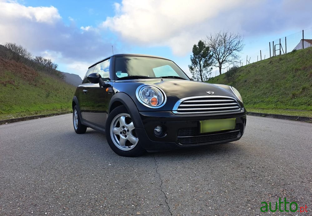 2009' MINI Cooper D 3 Portas photo #5