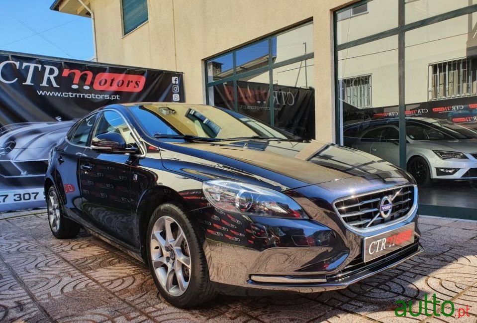 2015' Volvo V40 photo #3