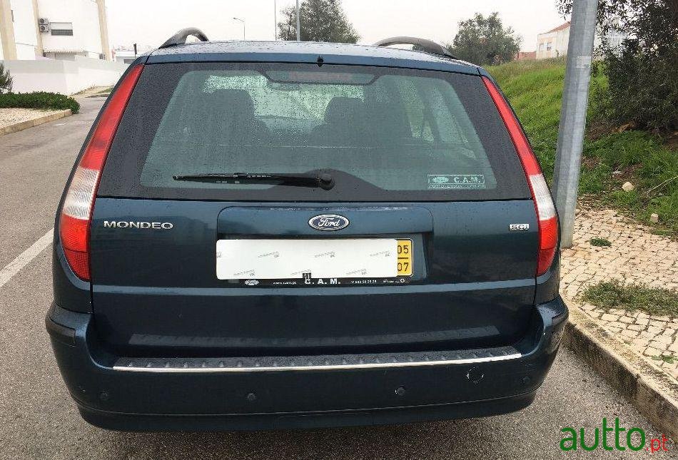 2005' Ford Mondeo Sw photo #2