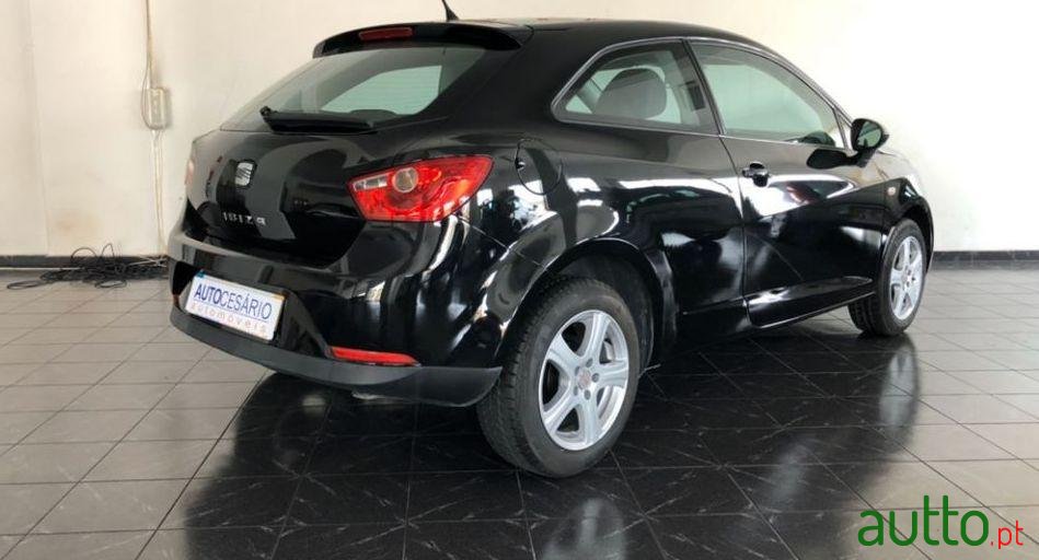 2012' SEAT Ibiza Tdi Sport photo #3