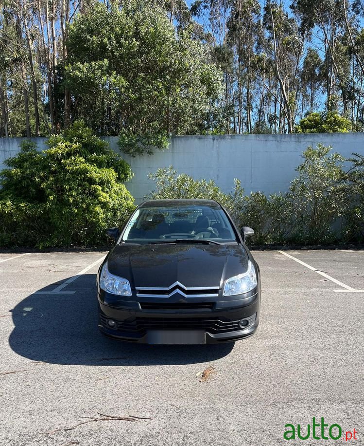 2007' Citroen C4 1.6 Hdi Vtr Pack photo #3