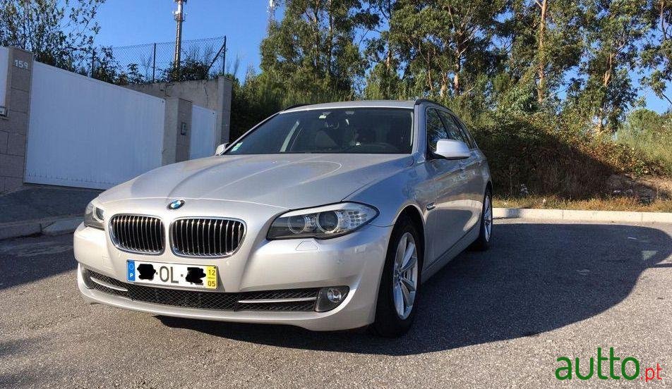 2012' BMW 520 Touring photo #1