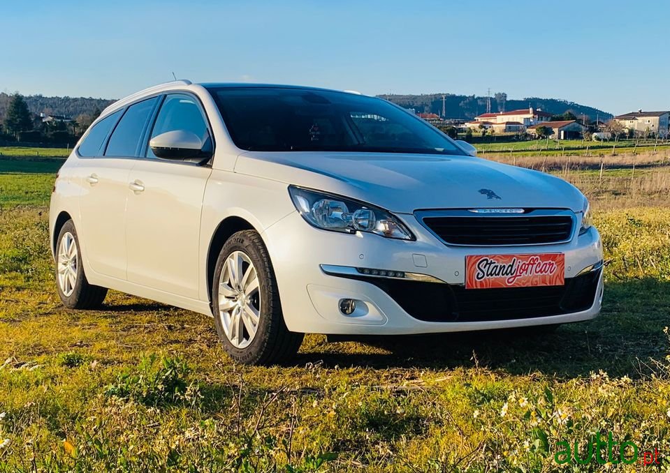 2017' Peugeot 308 Sw photo #1