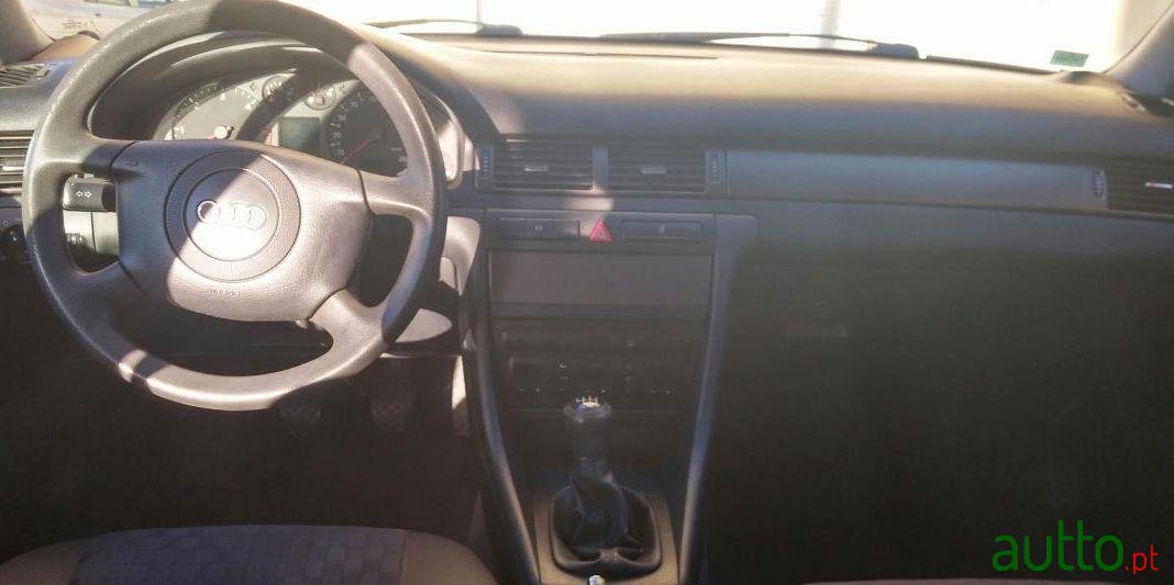 1999' Audi A6 Avant photo #2