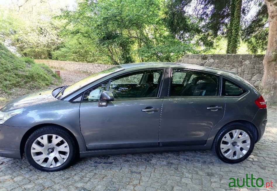2008' Citroen C4 photo #1