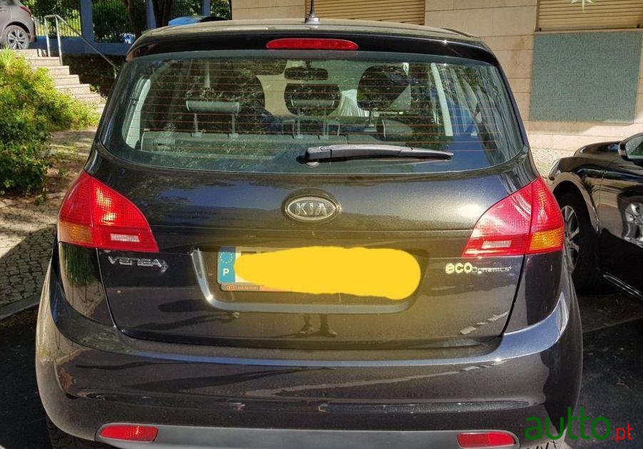 2010' Kia Venga photo #1