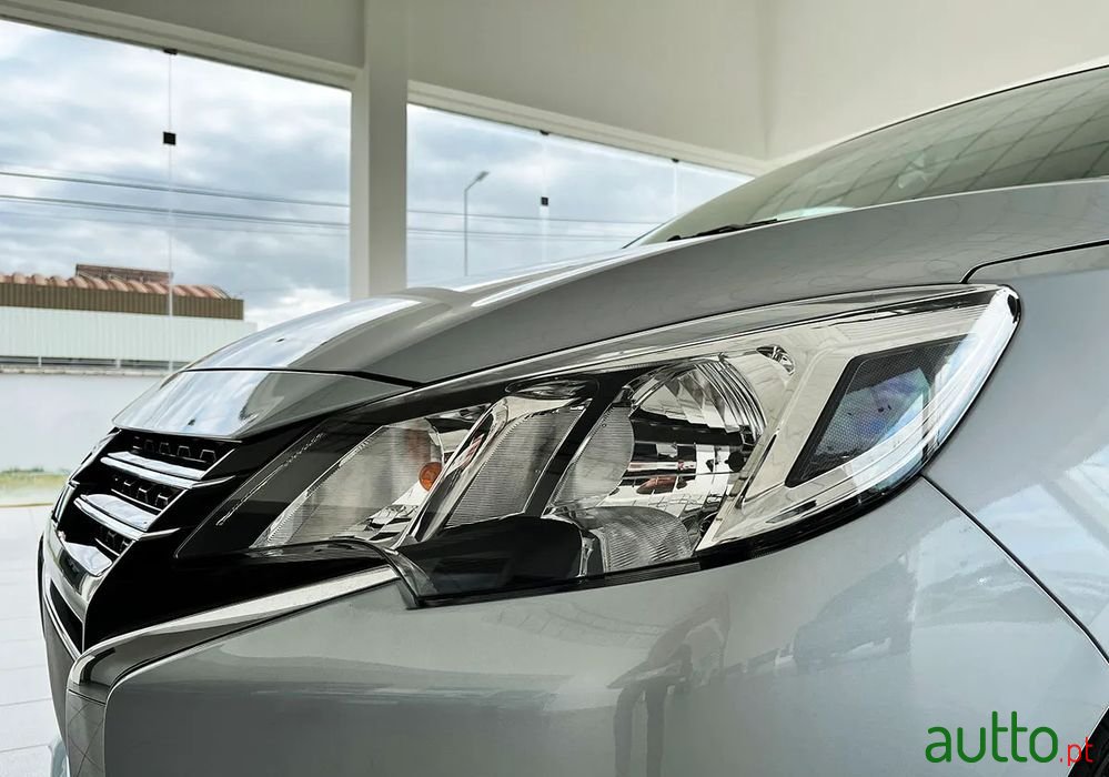 2023' Mitsubishi Space Star photo #6