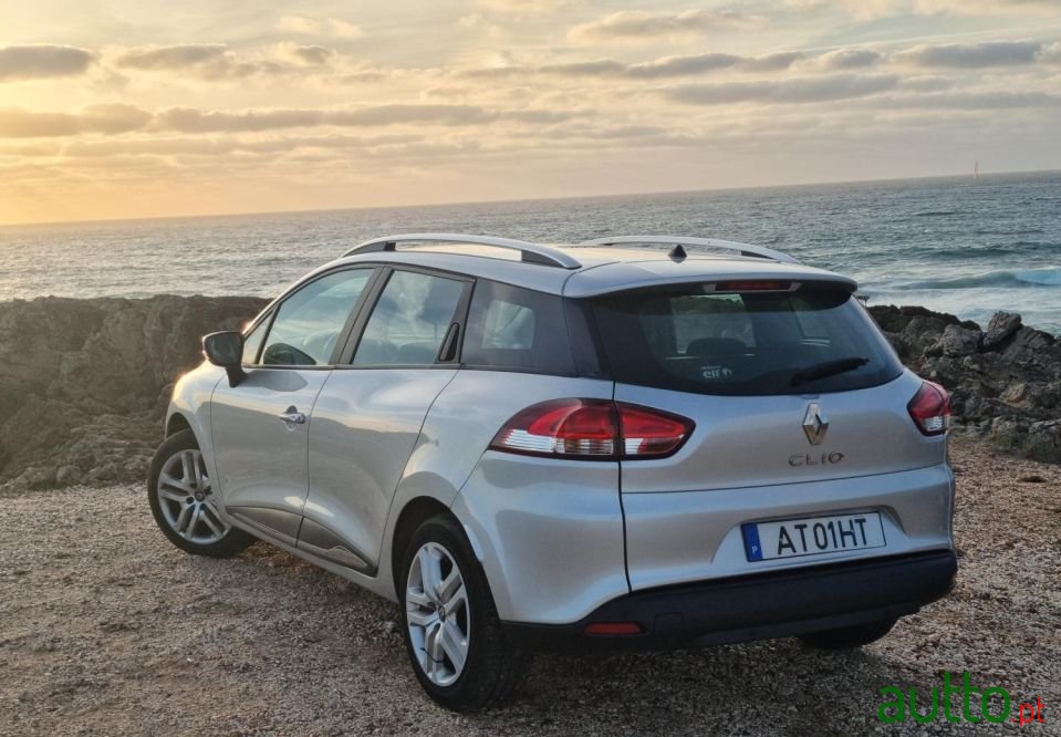 2018' Renault Clio Sport Tourer photo #2