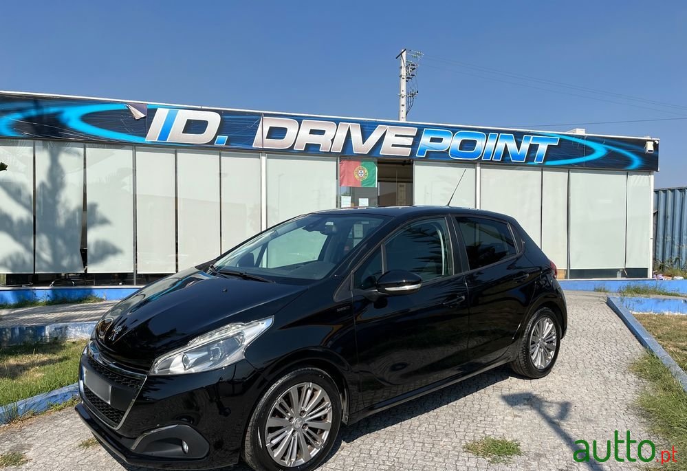 2019' Peugeot 208 photo #1