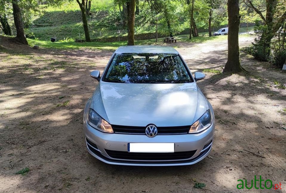 2013' Volkswagen Golf photo #2