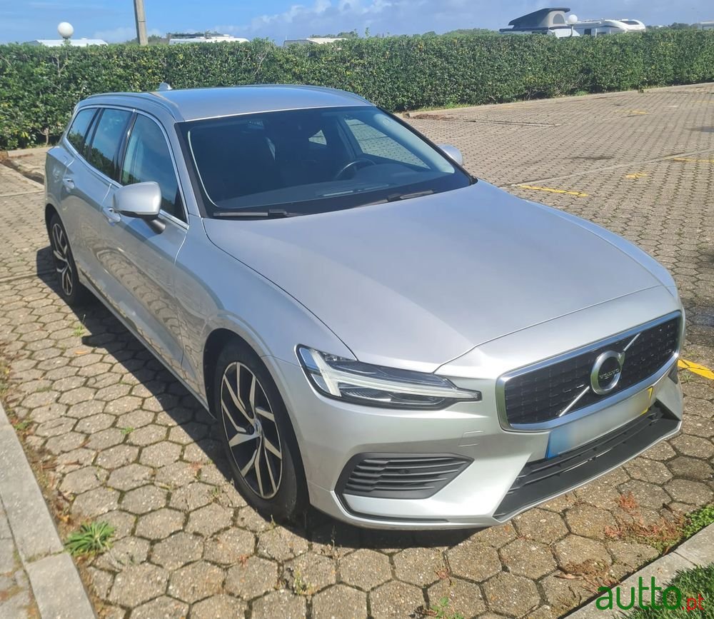 2019' Volvo V60 photo #1