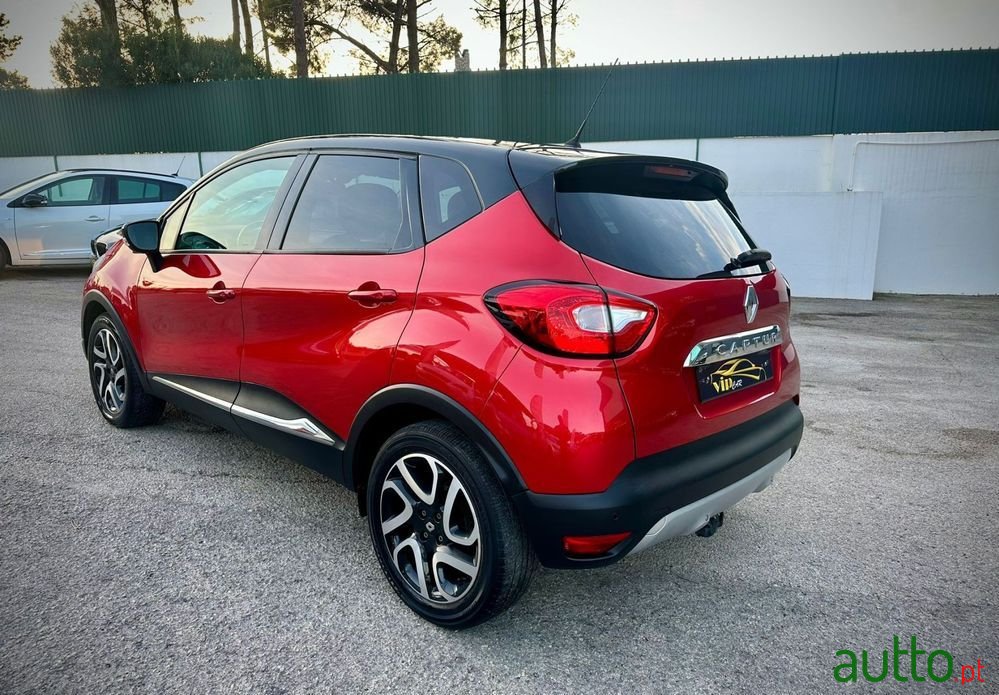 2015' Renault Captur photo #5