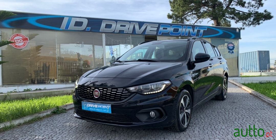 2018' Fiat Tipo Station Wagon photo #2