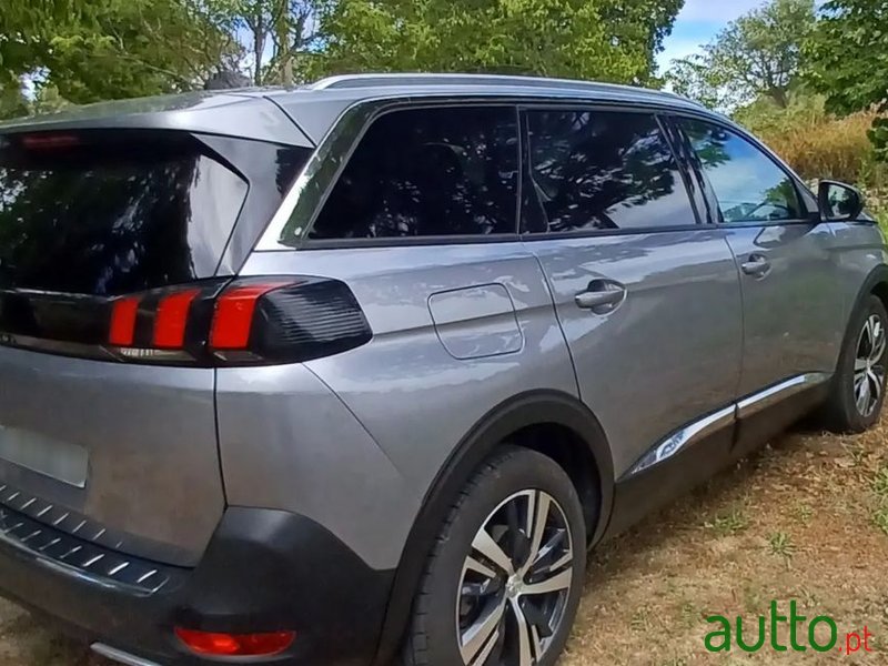 2019' Peugeot 5008 photo #5