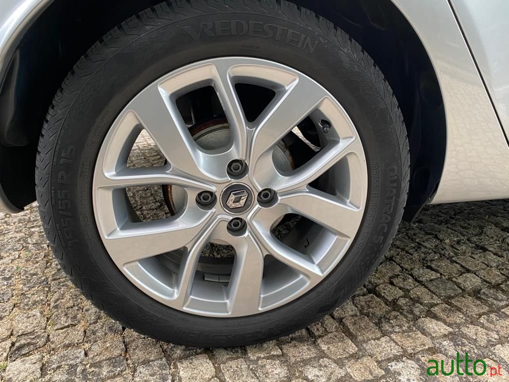 2019' Renault Clio photo #3