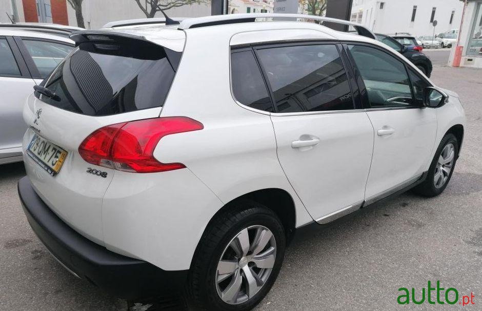 2015' Peugeot 2008 photo #2