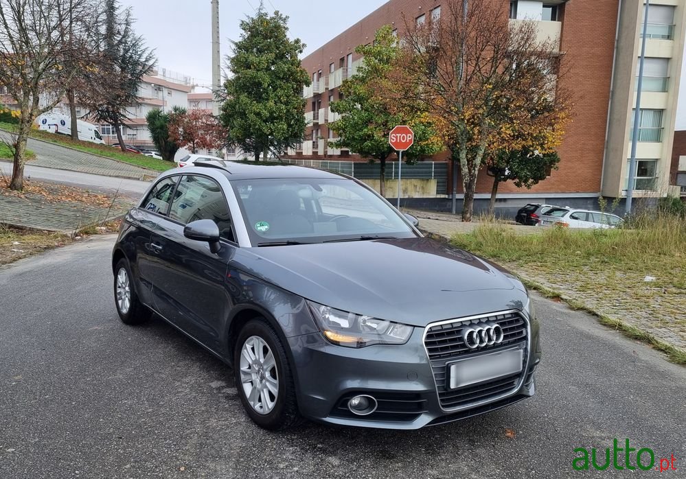 2011' Audi A1 photo #2