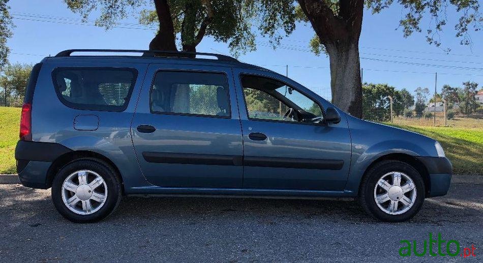 2008' Dacia Logan Mcv 7 photo #2