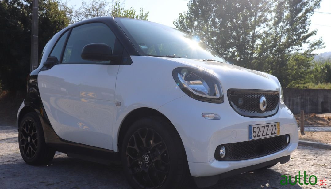 2020' Smart Fortwo photo #3