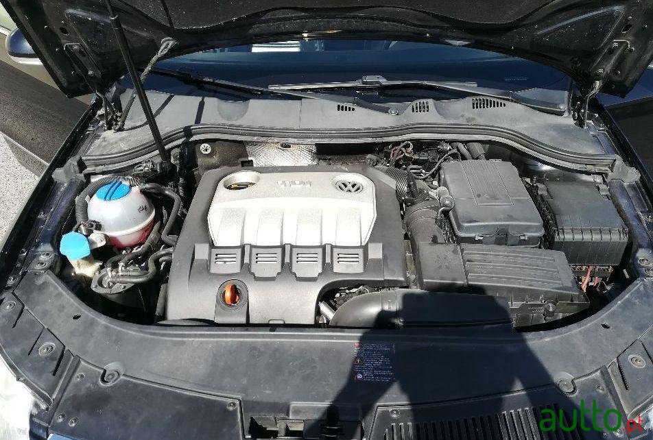 2007' Volkswagen Passat Variant photo #5